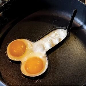 Richard-Shaped All Metal, Nonstick Egg Ring Mold NWT